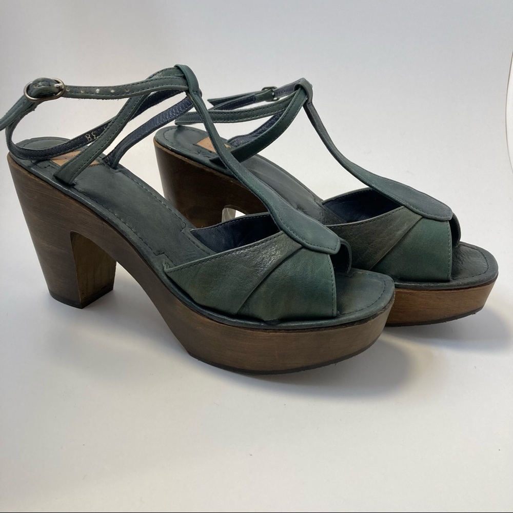 Vialis Barcelona leather wooden clog sandal heels